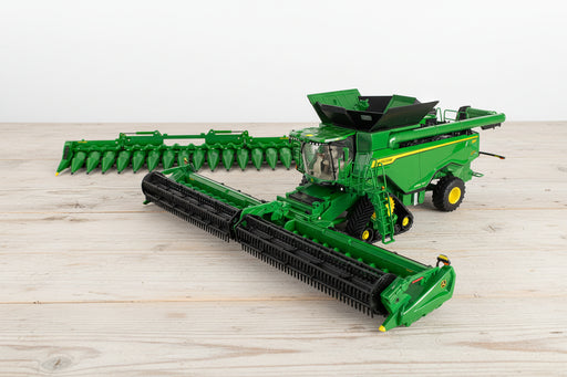 John Deere Prestige 1:32 X9 1000 Tracked Combine