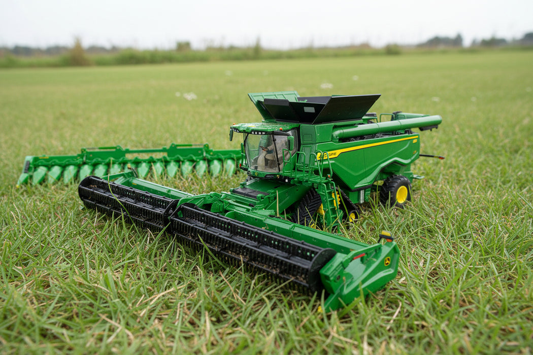 John Deere Prestige 1:32 X9 1000 Tracked Combine