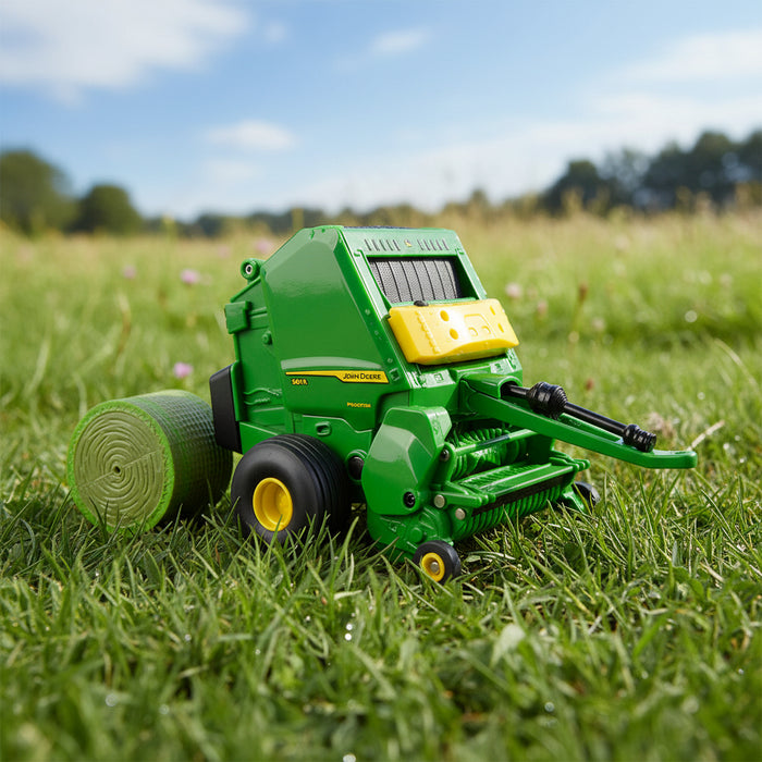 John Deere 1:32 561R Round Baler