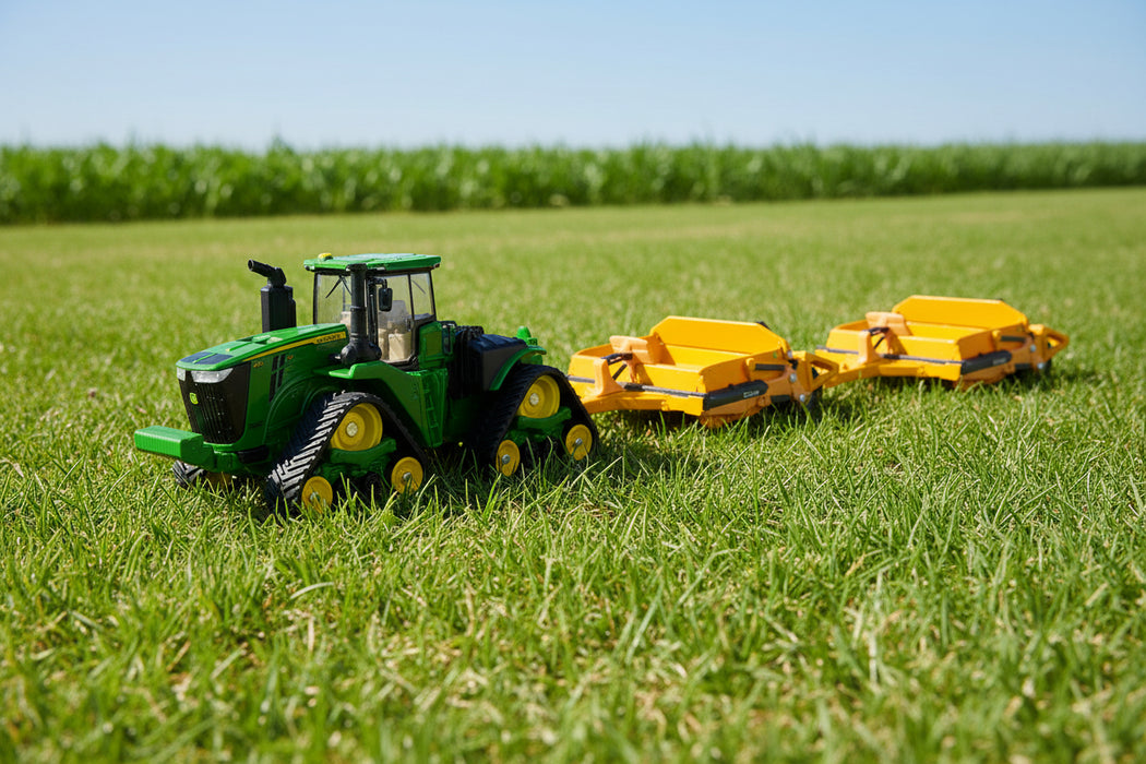 John Deere 1:64 9RX 590 with 1812DC Scraper
