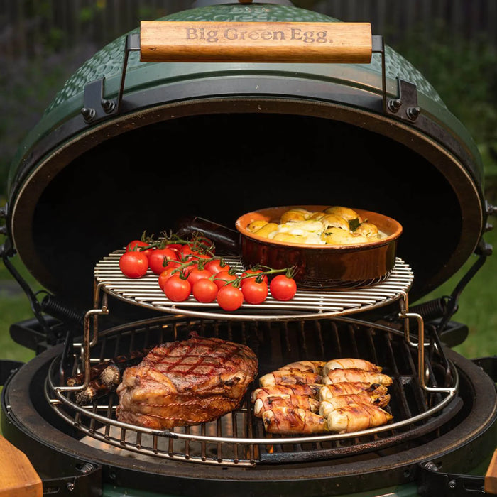 Large Big Green Egg Ultimate Kit - cooking!