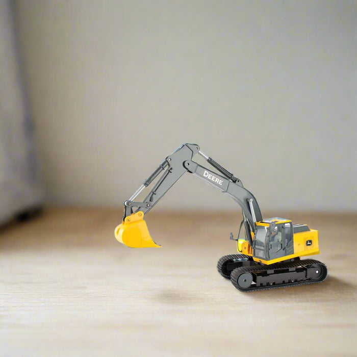 John Deere 1:16 Big Farm Excavator
