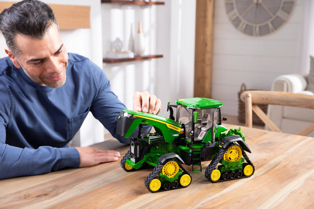 John Deere Prestige 1:16 8RX 370 Tractor